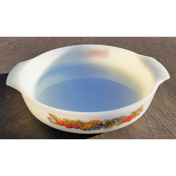 Vintage #423 Anchor Hocking Fire King Milk glass 9 in Bakeware Nature's Bounty - Picture 4 of 10